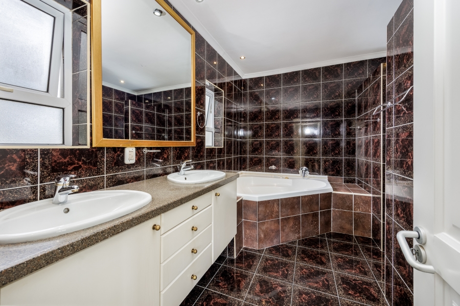 4 Bedroom Property for Sale in Aurora Western Cape